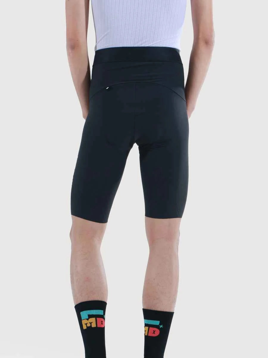 Lameda glide men cycling shorts in black with high-waisted design and subtle side pockets for comfort and performance