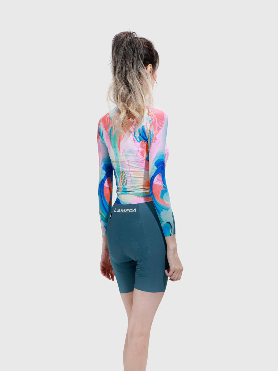 Livlig LAMEDA-kulör långärmat rash guard för kvinnor i rökblå med toray polyester som effektivt dränerar svett