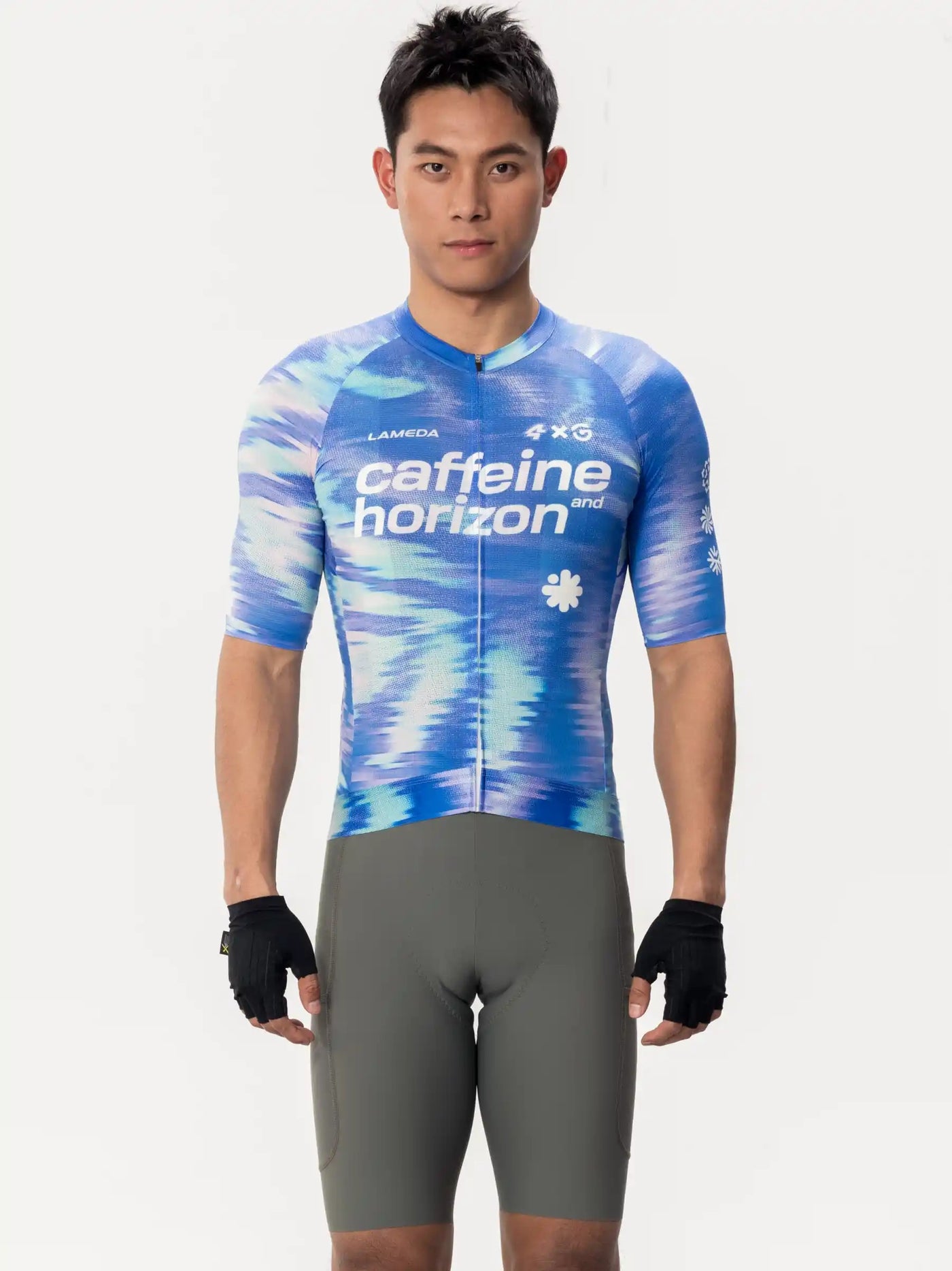 Unisex cykeltröja i blått och ljusblått abstrakt mönster med caffeine horizon varumärkning av LAMEDA x australiskt studio unisex cykling