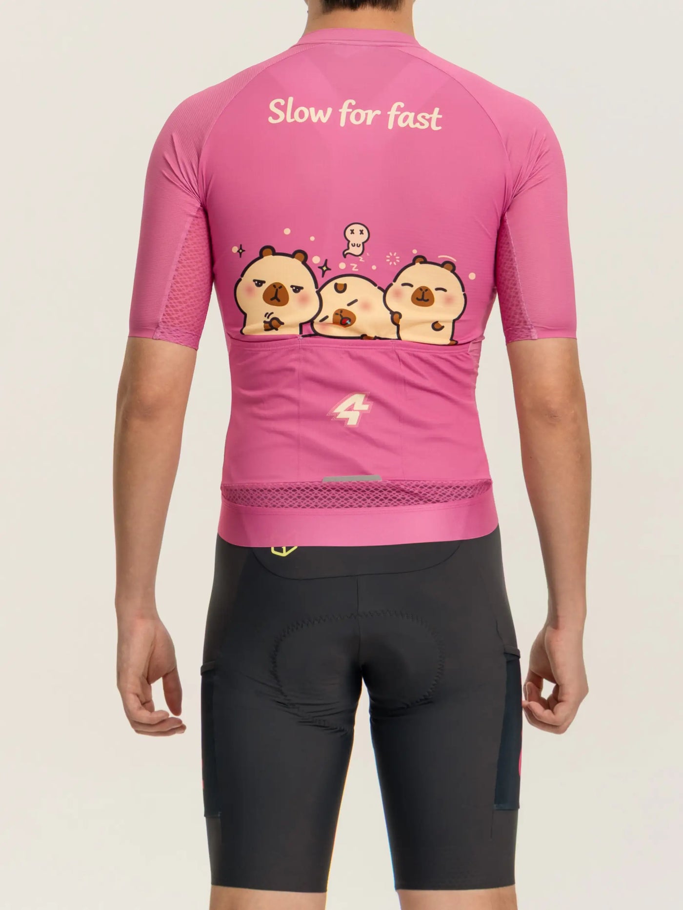 Baksida av LAMEDA x capybara australian studio unisex kortärmad cykeltröja i bärrosa med capybara-design