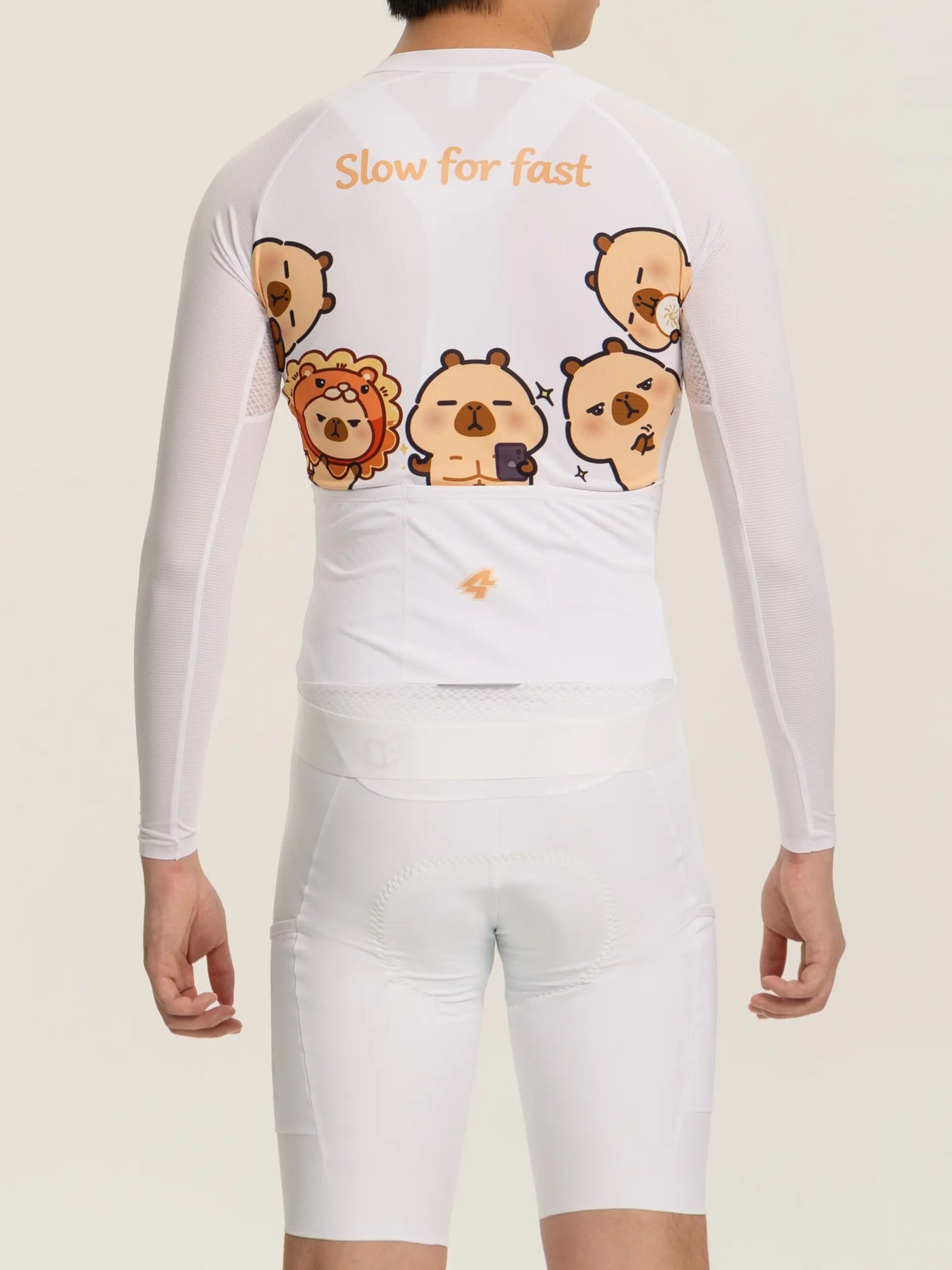 Vit långärmad unisex cykeltröja LAMEDA x capybara studio med grafik slow for fast capybaror och lejon