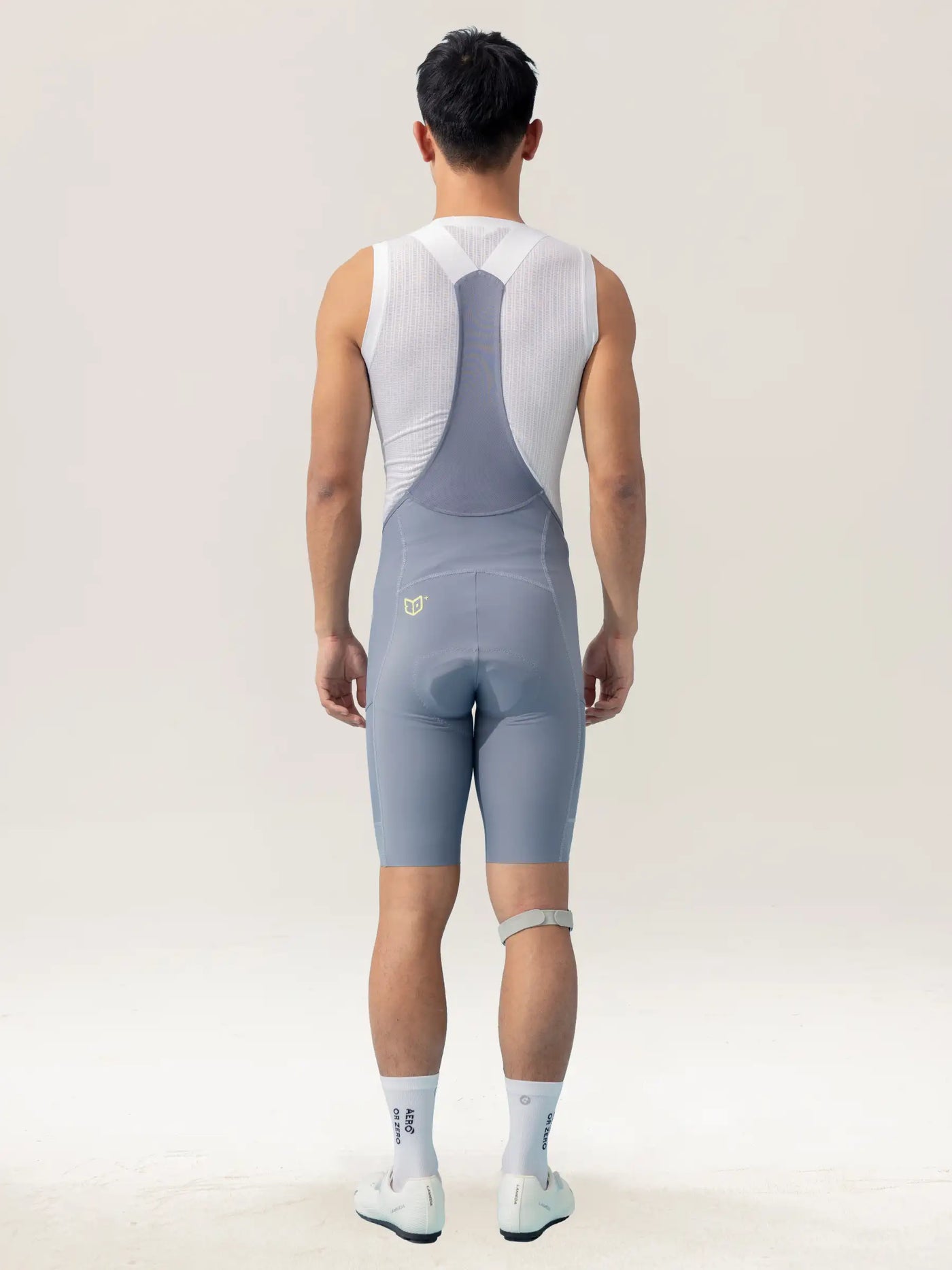 Grå och vita LAMEDA herr cykelbibbyxor med elastic interface pro och smidig, formpassande design