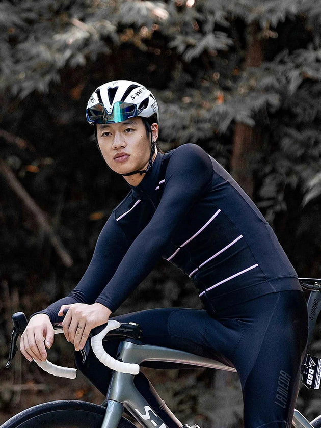 Svart färgrik unisex fleecefodrad varm cykeltröja med vita reflekterande ränder av vattenavvisande tyg