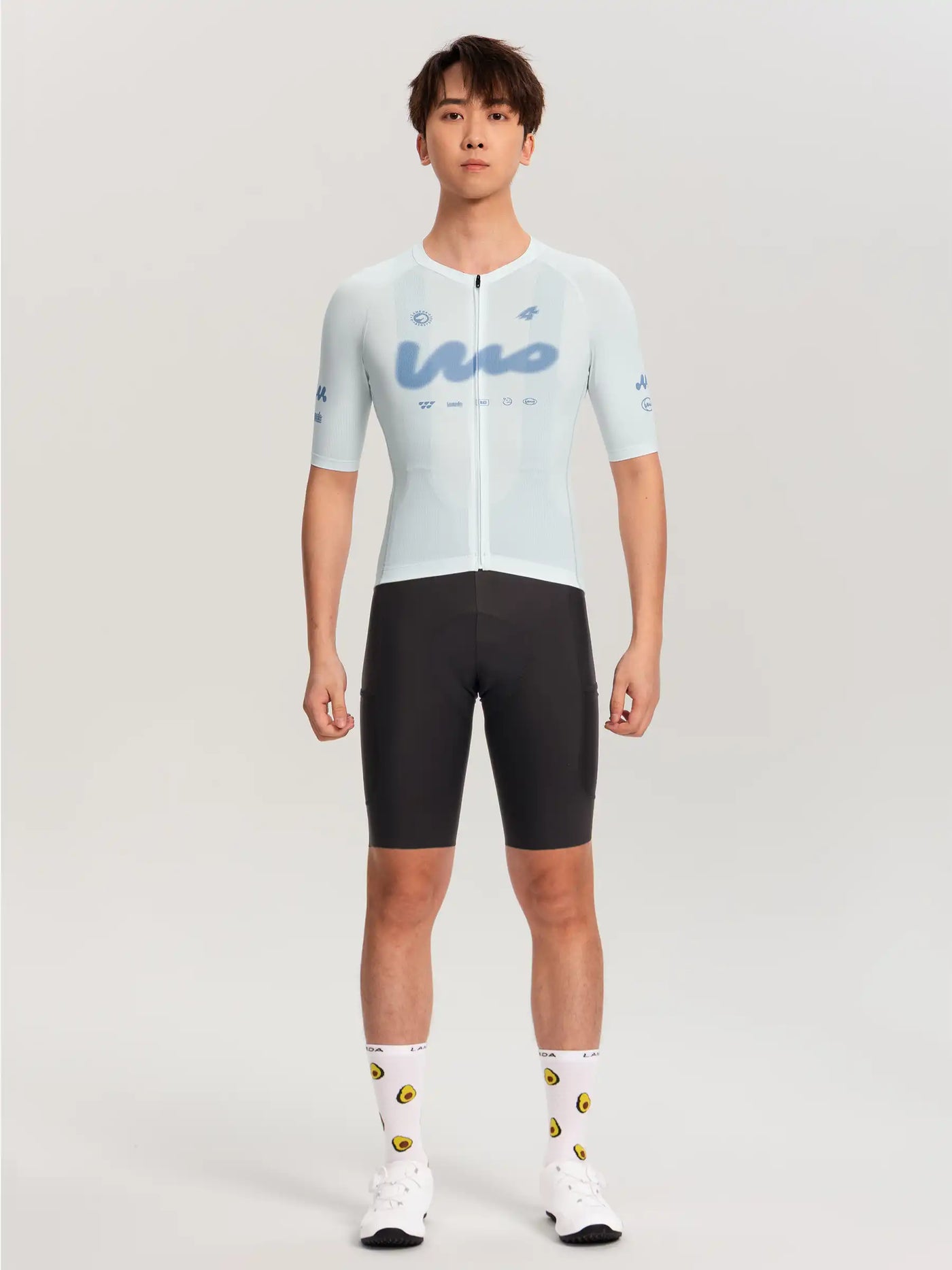 Ljusblå wow unisex cykeltröja med kort ärm blixtlås fram och diskret märkning ur LAMEDAs cykeltröjekollektion