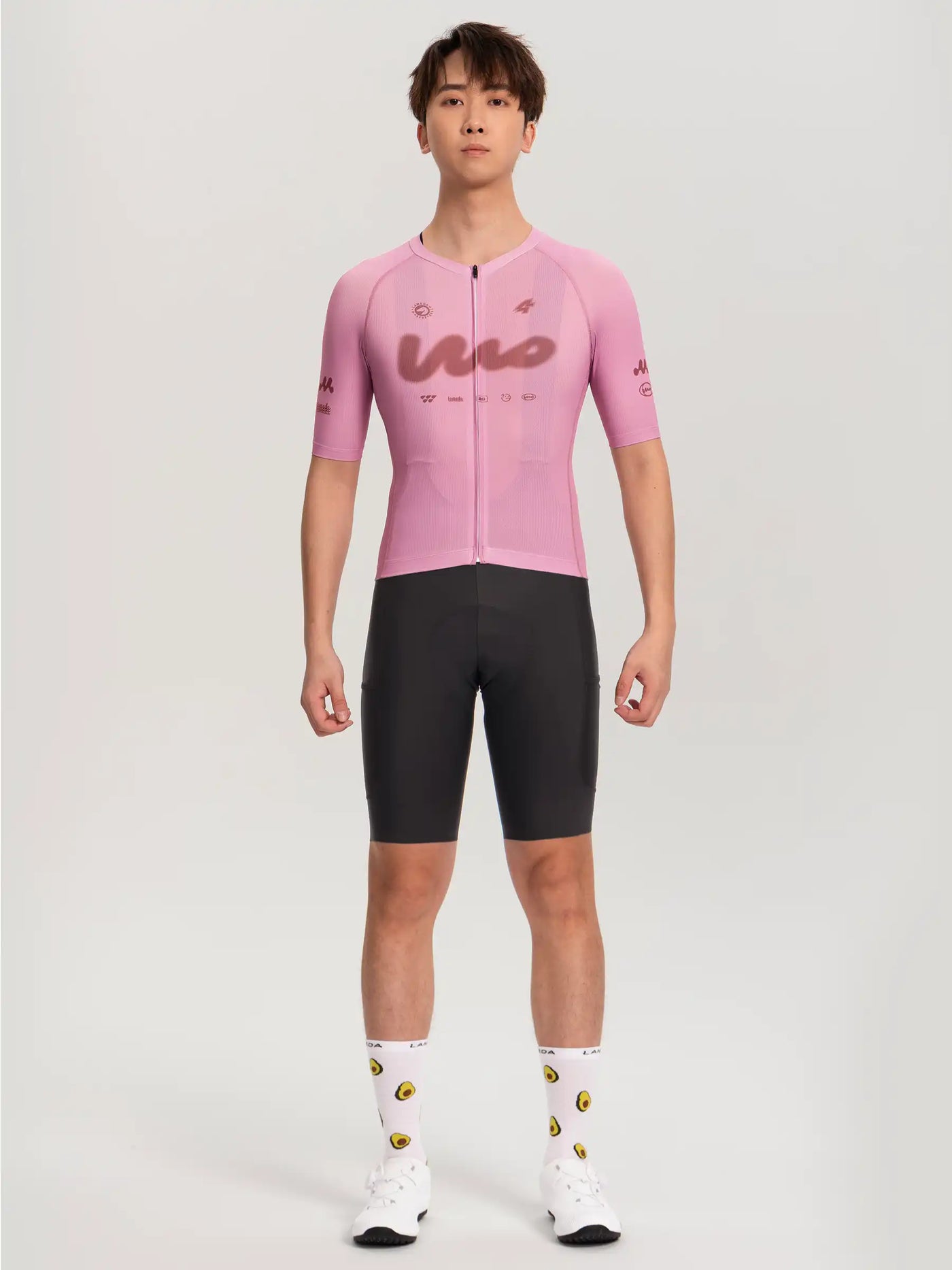 Wow unisex rosa cykeltröja med hel dragkedja kombinerad med svarta cykelshorts från LAMEDA:s cykelkollektion