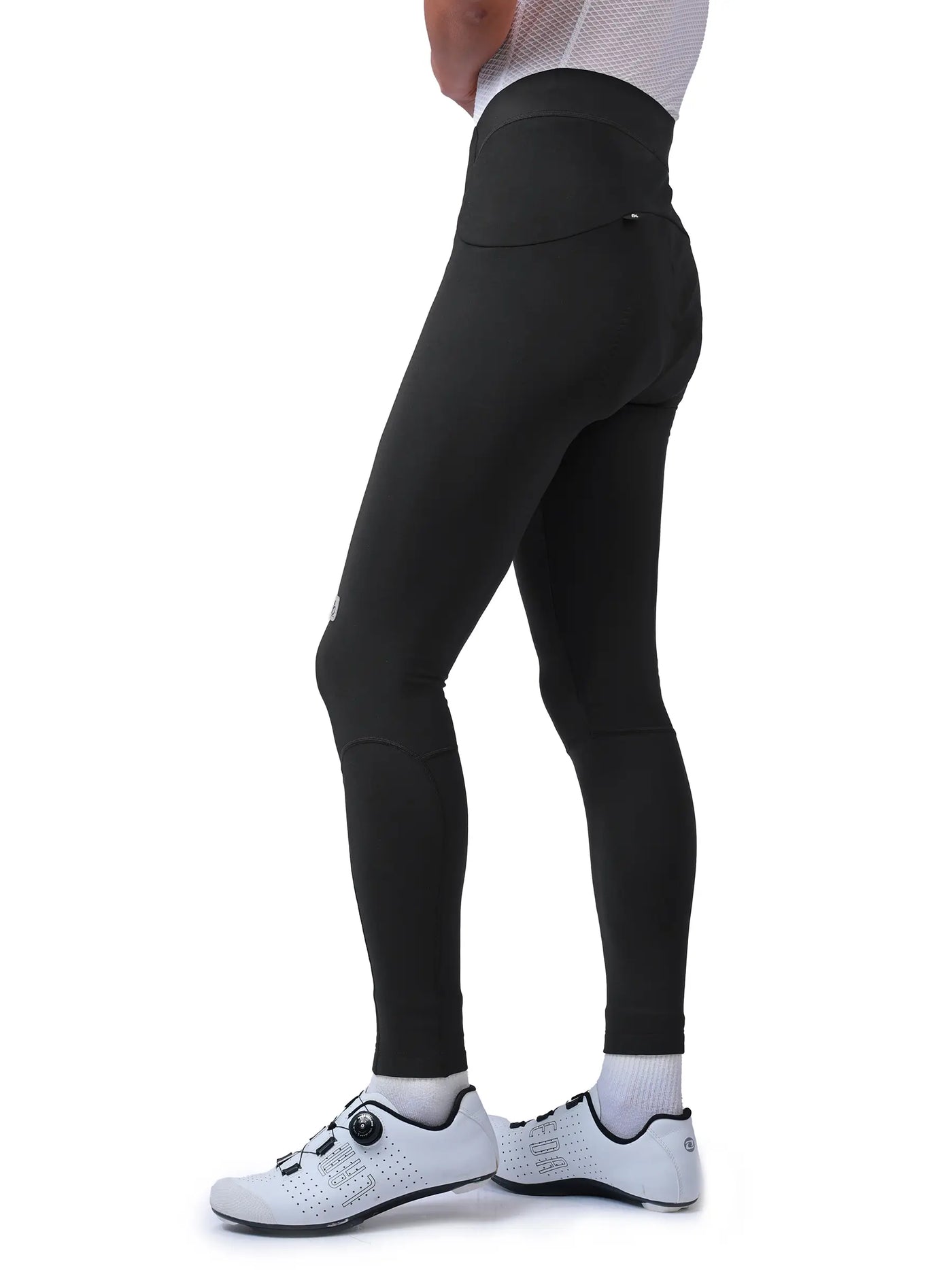 Svarta formpassande termiska tights z060 med hög midjeband och diskreta söndetaljer från LAMEDA elite herrkollektion