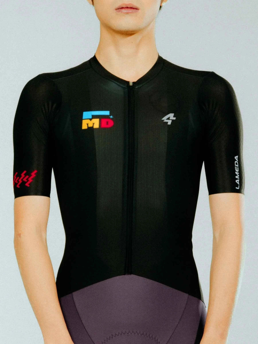 Black mirage unisex cykeltröja med fullängds dragkedja, färgrik md-logotyp och LAMEDA-märke på ärmen