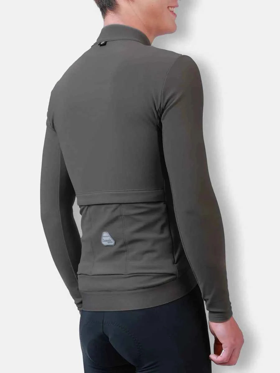Petrel herr termisk fleececykeltröja i mörk olivgrön med hög krage och bakficka tillverkad av anti-pilling fleece