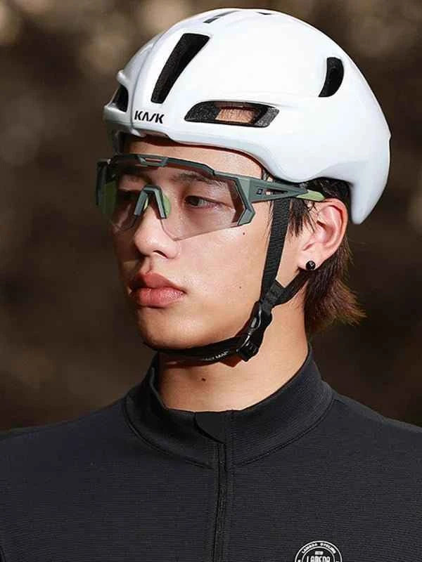 Photochromic Cycling Sunglasses LS350 - Green