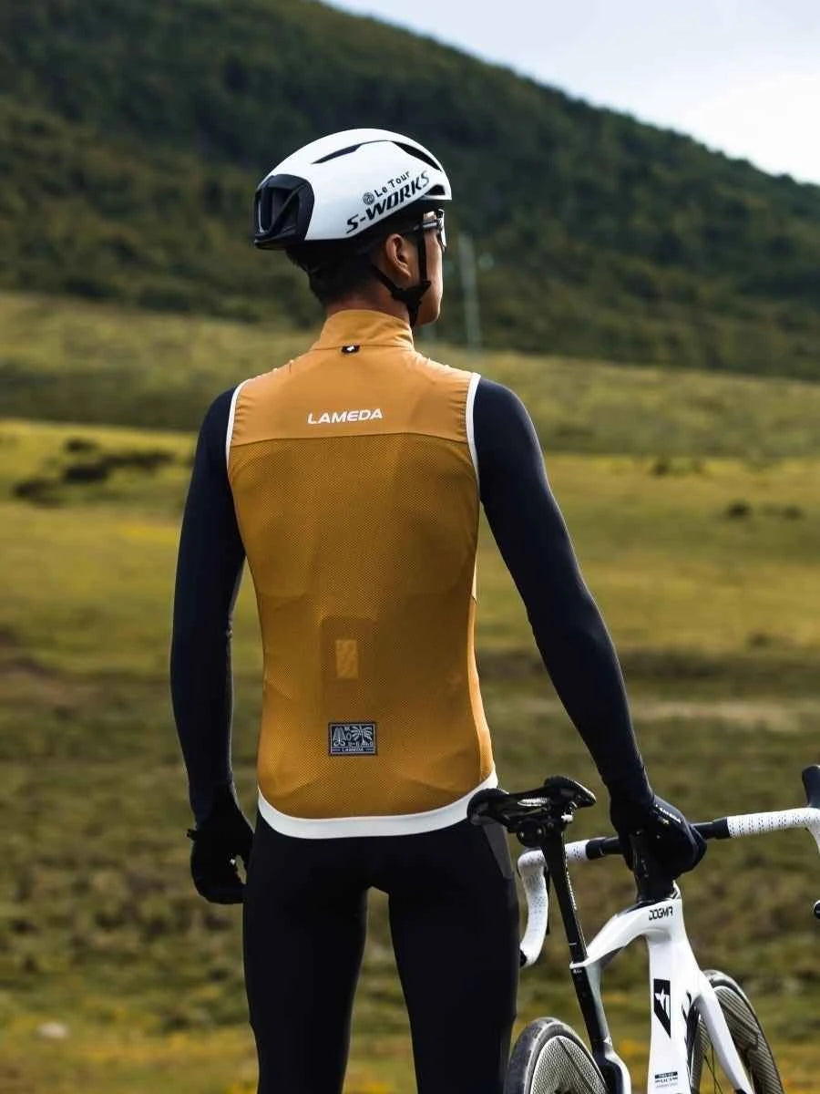Lameda Cycling Windbreaker with Bio-Based Sorona Fabric