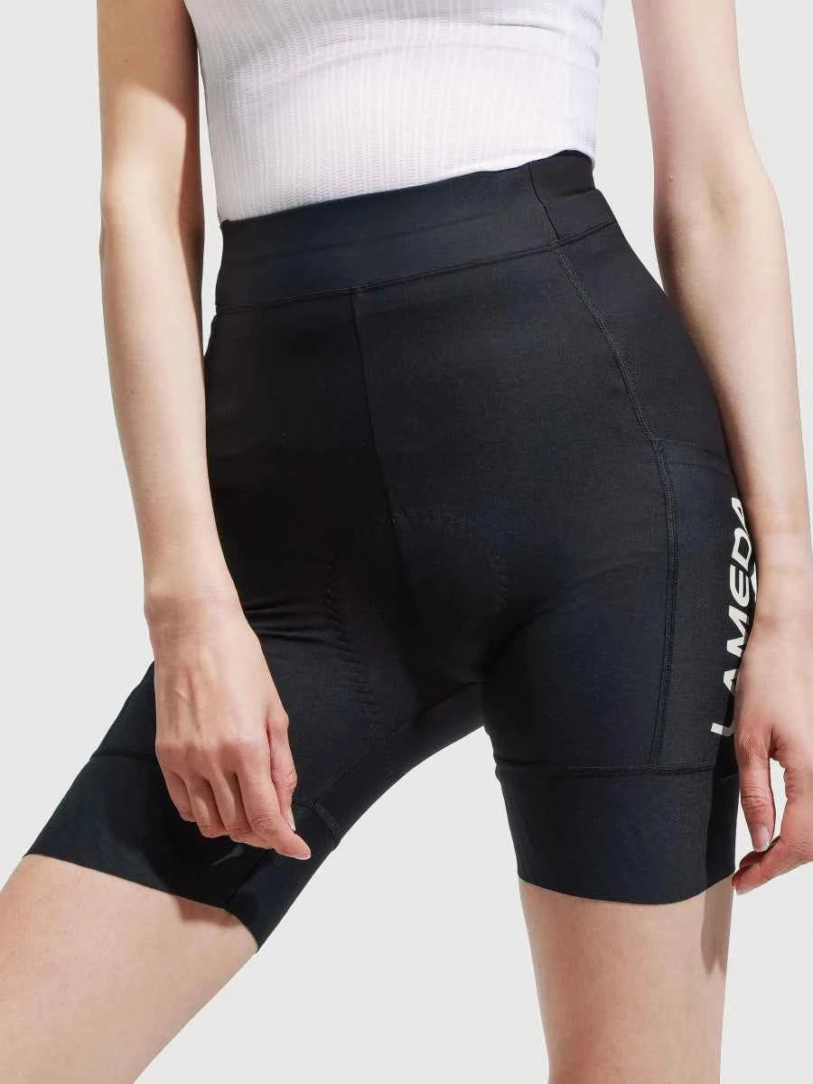 Reverie damcykelshorts i svart med högt midjesnitt för magekontroll och vit LAMEDA-logotyp på sidan