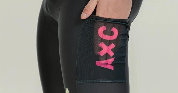 Side mesh pocket detail
