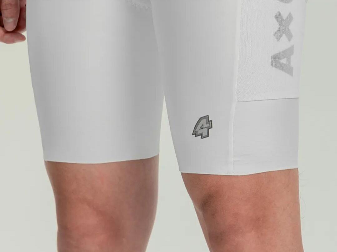 Zero-friction inner thigh construction