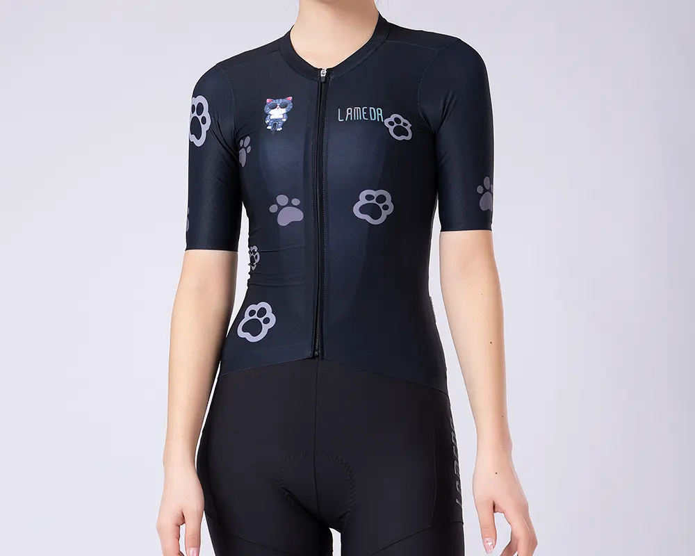 Seamless integration technology cycling jersey
